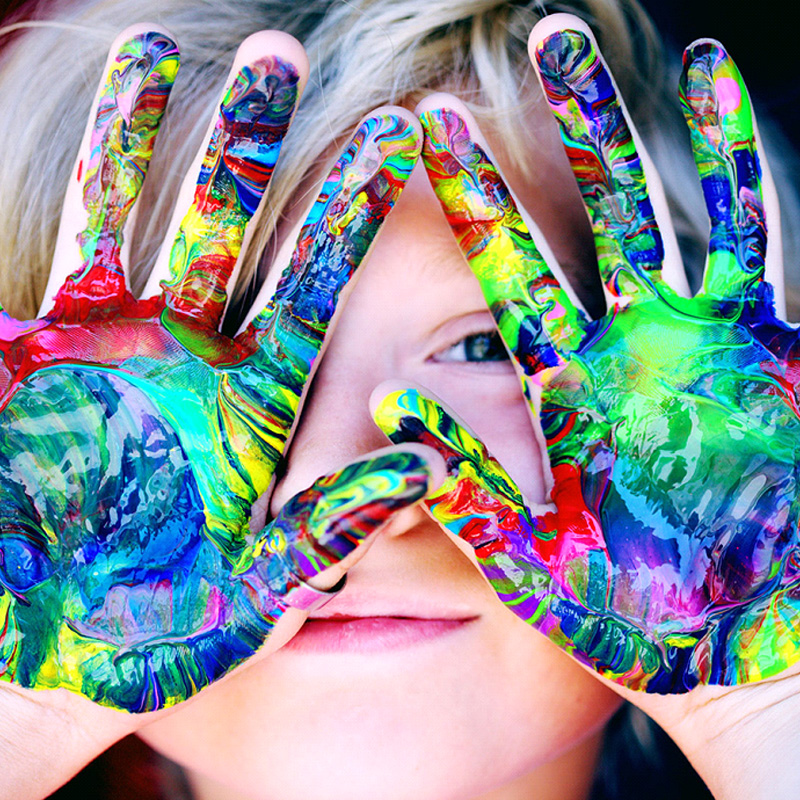 Sostegno psicologico per bambini, adolescenti e famiglie: Approcci adatti per affrontare le difficoltà psicologiche specifiche dei più giovani e per aiutare le famiglie a gestire insieme eventuali difficoltà. Valutazione e intervento per DSA. Esperta in trauma infantile.