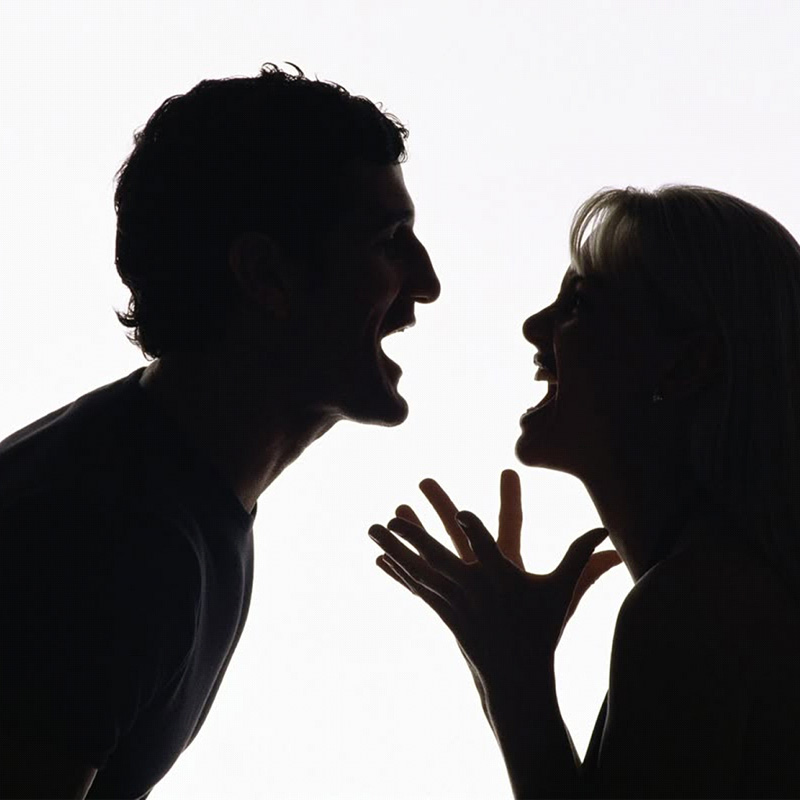 Supporto psicologico alle coppie, aiutandole a superare conflitti, migliorare la comunicazione, rafforzare la relazione e affrontare le sfide emotive e pratiche che possono emergere nel corso del tempo. Il mio approccio mira a facilitare una maggiore comprensione reciproca, promuovendo il benessere emotivo e la connessione tra i partner. 